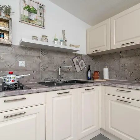 Rafael 別荘 オクルグ・ゴルニ