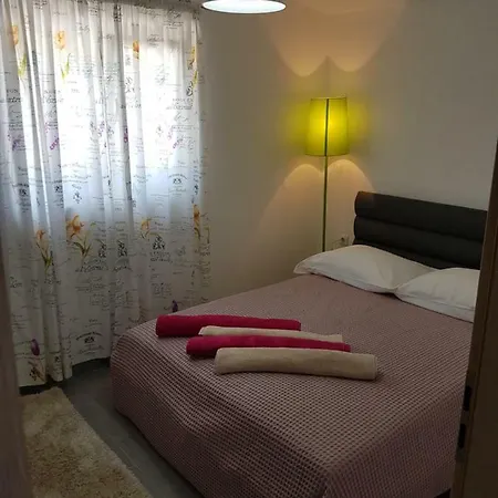 Rafael Semesterbostad Okrug Gornji